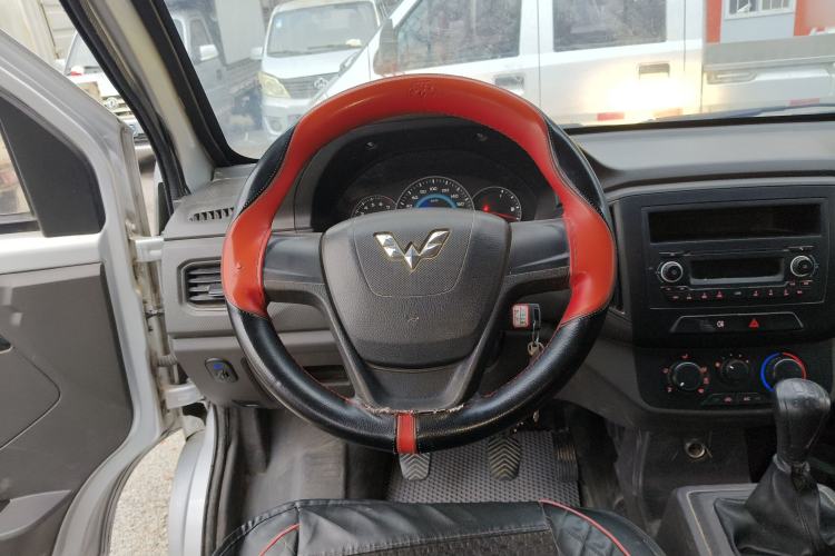 Used Wuling Rongguang New Truck 2019 1.5L Double-Cab China VI L3C Steering Wheel