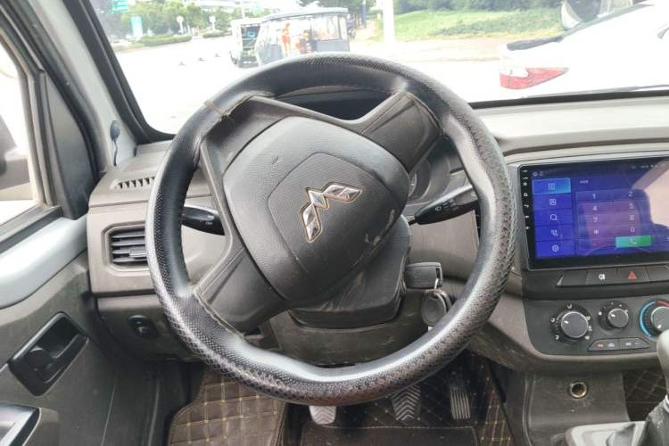 Used Wuling Rongguang New Truck 2019 1.5L Double-Cab China VI L3C Steering Wheel