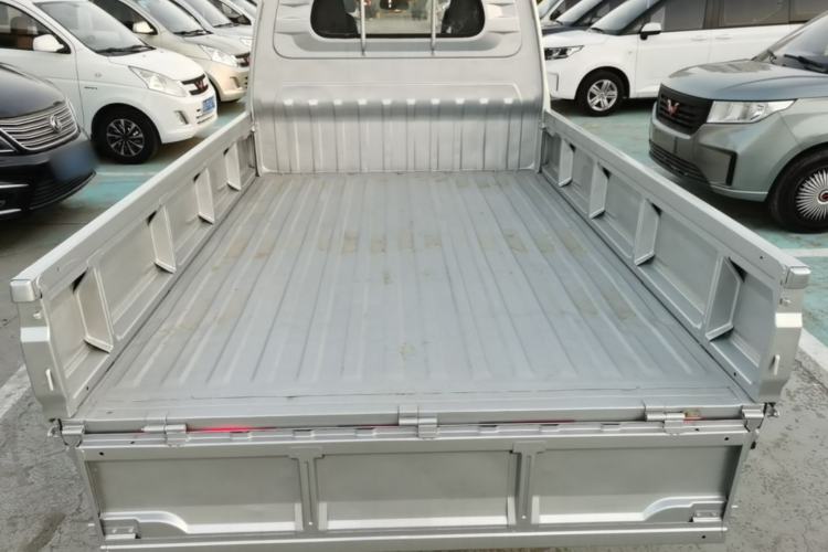 Used Wuling Rongguang New Truck 2019 1.8L Double-Cab China VI Standard LJ479Q6 Trunk