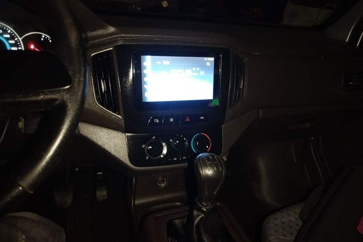 Used Wuling Rongguang New Truck 2021 1.5L Rural Version LV1 Extended Double-Cab L3C Audio And AC Panel