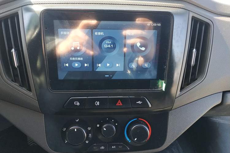 Used Wuling Rongguang New Truck 2021 1.5L Rural Version LV1 Extended Double-Cab L3C Audio And AC Panel