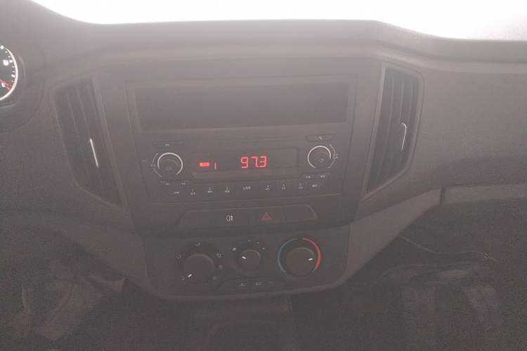 Used Wuling Rongguang New Truck 2021 1.8L Base Model Double-Cab with Dual Rear Wheels LJ479Q6 Audio And AC Panel