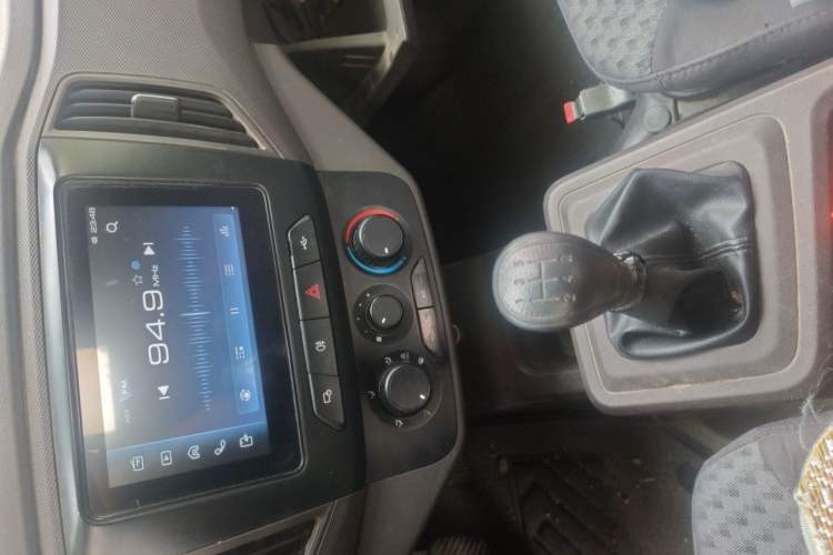 Used Wuling Rongguang New Truck 2021 1.5L Rural Version LV1 Extended Double-Cab L3C Audio And AC Panel