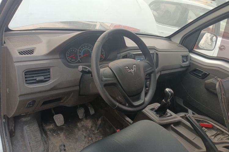 Used Wuling Rongguang New Truck 2021 1.8L "Rural Areas" Edition LV1 Extended Single-Row LJ479Q6 Center Console