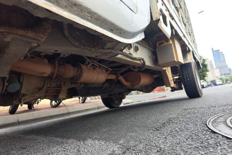 Used Wuling Rongguang New Truck 2021 1.5L Rural Version LV1 Extended Single-Row L3C Chassis Front Left