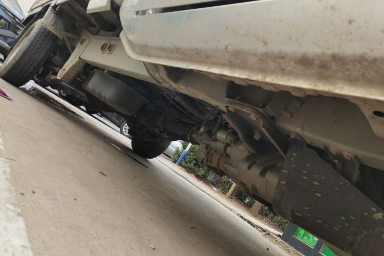 Used Wuling Rongguang New Truck 2021 1.5L Rural Version LV1 Extended Single-Row L3C Chassis Front Right