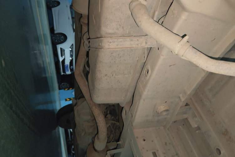 Used Wuling Rongguang New Truck 2021 1.8L Comfort-Grade Double-Cab Dual Rear Wheels LJ479Q6 Chassis Rear Right