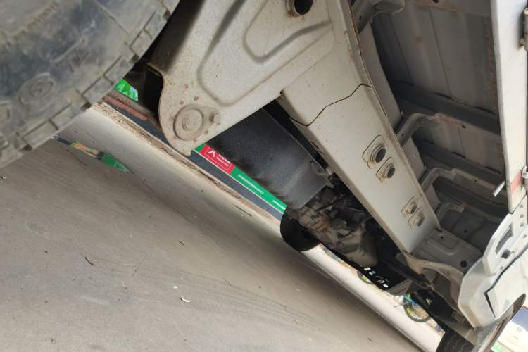 Used Wuling Rongguang New Truck 2021 1.5L Rural Version LV1 Extended Single-Row L3C Chassis Rear Right