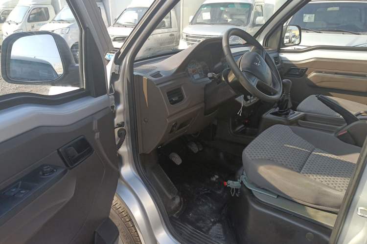 Used Wuling Rongguang New Truck 2021 1.8L Base Model Single-Row Double Rear Wheels LJ479Q6 Driver Seat
