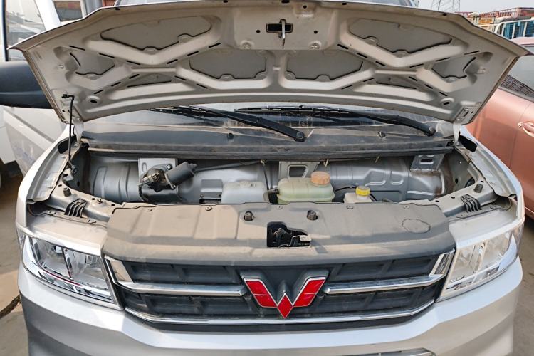 Used Wuling Rongguang New Truck 2021 1.8L Base Model Double-Cab with Dual Rear Wheels LJ479Q6 Engine Bay