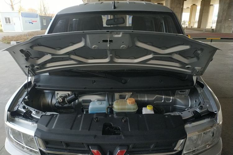 Used Wuling Rongguang New Truck 2021 1.8L Base Model Double-Cab with Dual Rear Wheels LJ479Q6 Engine Bay