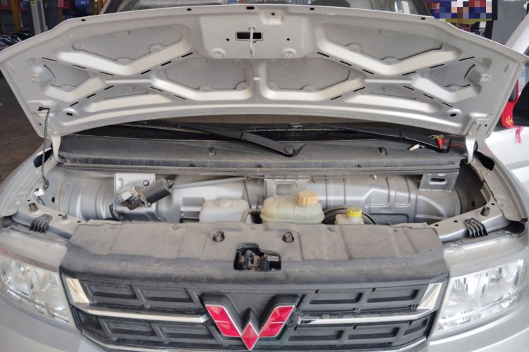 Used Wuling Rongguang New Truck 2021 1.8L Comfort Single-Row Double Rear Wheels LJ479Q6 Engine Bay