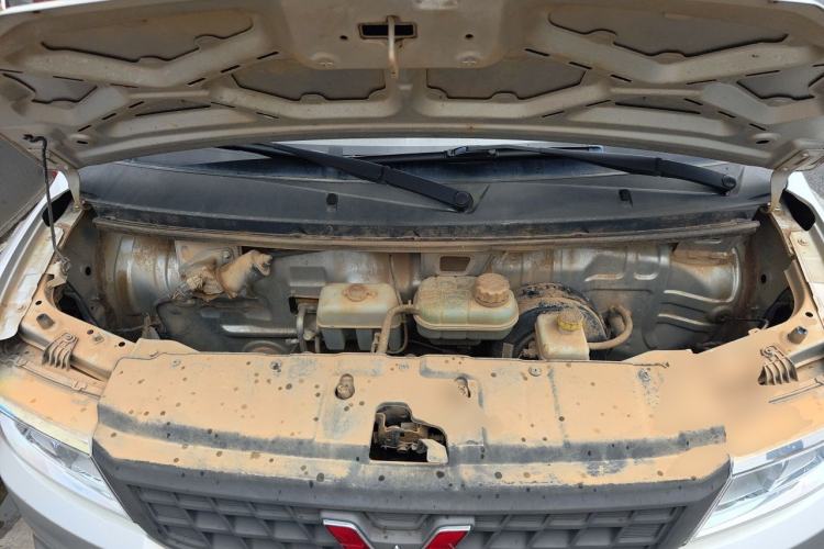 Used Wuling Rongguang New Truck 2021 1.5L Rural Version LV1 Extended Single-Row L3C Engine Bay