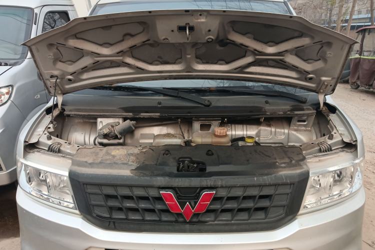 Used Wuling Rongguang New Truck 2021 1.8L "Rural Areas" Edition LV1 Extended Single-Row LJ479Q6 Engine Bay