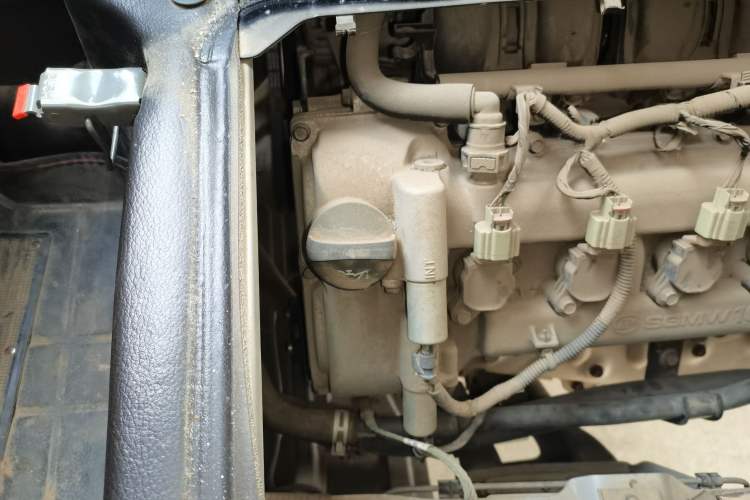 Used Wuling Rongguang New Truck 2021 1.5L Rural Version LV1 Extended Single-Row L3C Engine Bay Right