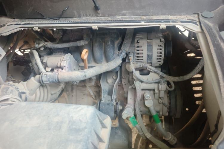 Used Wuling Rongguang New Truck 2021 1.5L Rural Version LV1 Extended Double-Cab L3C Engine Bay