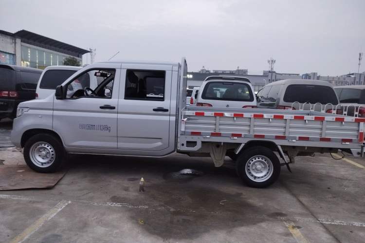 Used Wuling Rongguang New Truck 2021 1.5L Rural Version LV1 Extended Double-Cab L3C Exterior 3