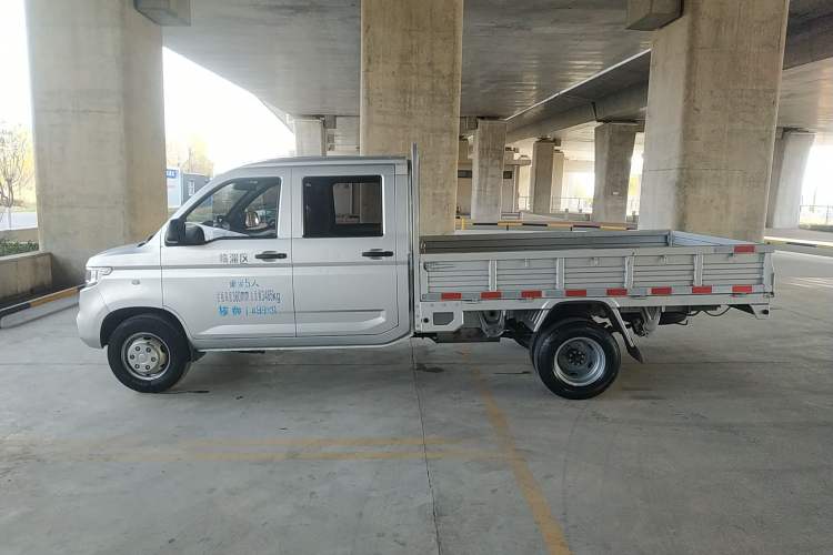 Used Wuling Rongguang New Truck 2021 1.8L Base Model Double-Cab with Dual Rear Wheels LJ479Q6 Exterior 3