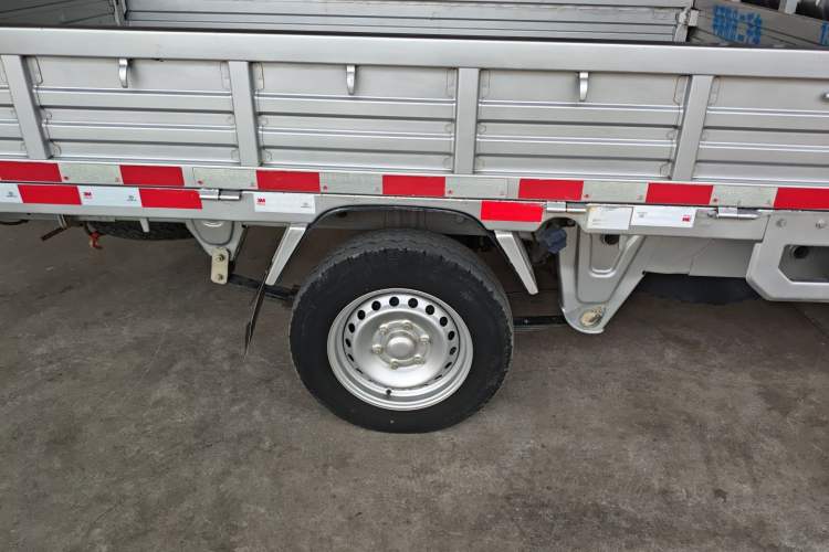 Used Wuling Rongguang New Truck 2021 1.5L Rural Version LV1 Extended Double-Cab L3C Exterior 5
