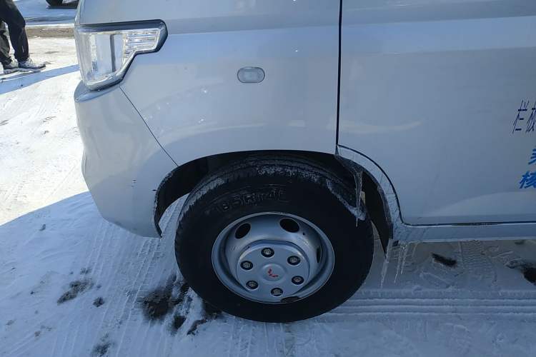 Used Wuling Rongguang New Truck 2021 1.8L Comfort-Grade Double-Cab Dual Rear Wheels LJ479Q6 Exterior 7