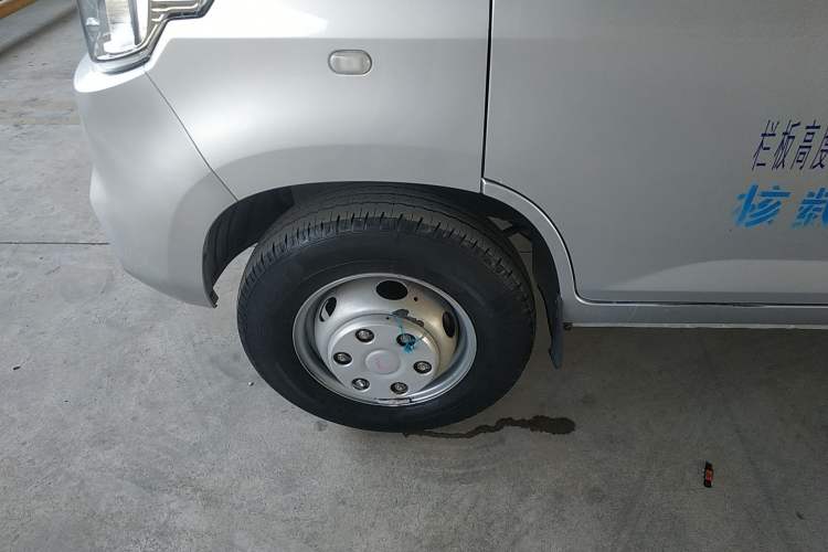 Used Wuling Rongguang New Truck 2021 1.8L Base Model Double-Cab with Dual Rear Wheels LJ479Q6 Exterior 7