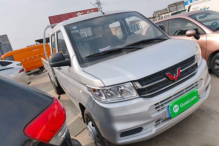 Used Wuling Rongguang New Truck 2021 1.8L Base Model Double-Cab with Dual Rear Wheels LJ479Q6 Front Right 45 Deg