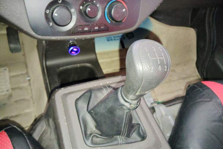 Used Wuling Rongguang New Truck 2021 1.8L Comfort Single-Row Double Rear Wheels LJ479Q6 Gear Lever