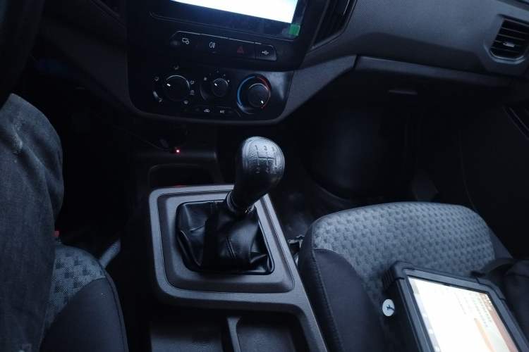 Used Wuling Rongguang New Truck 2021 1.5L Rural Version LV1 Extended Double-Cab L3C Gear Lever