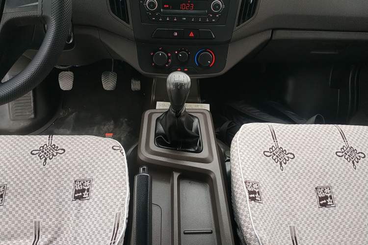 Used Wuling Rongguang New Truck 2021 1.8L Base Model Double-Cab with Dual Rear Wheels LJ479Q6 Gear Lever