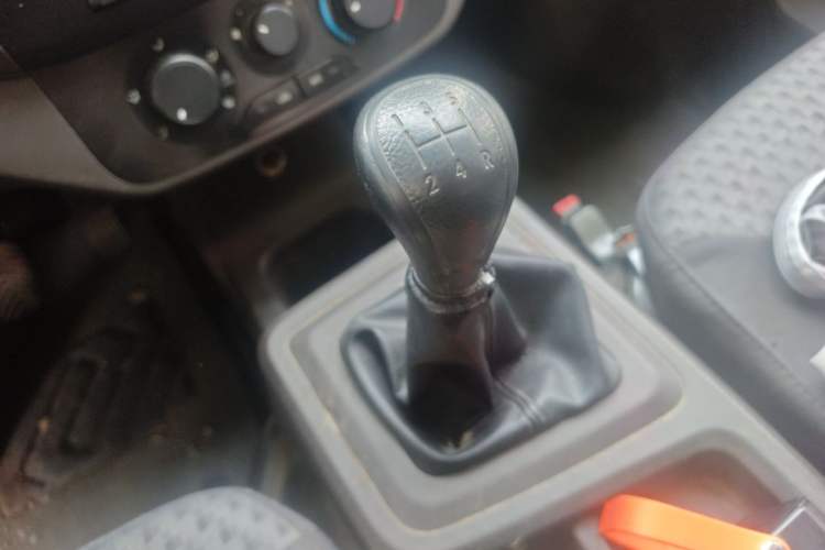 Used Wuling Rongguang New Truck 2021 1.5L Rural Version LV1 Extended Double-Cab L3C Gear Lever