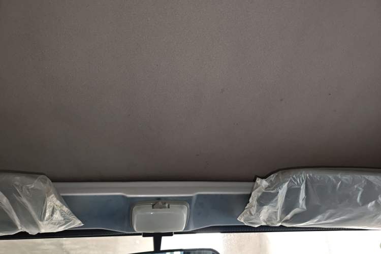 Used Wuling Rongguang New Truck 2021 1.5L Rural Version LV1 Extended Double-Cab L3C Headliner