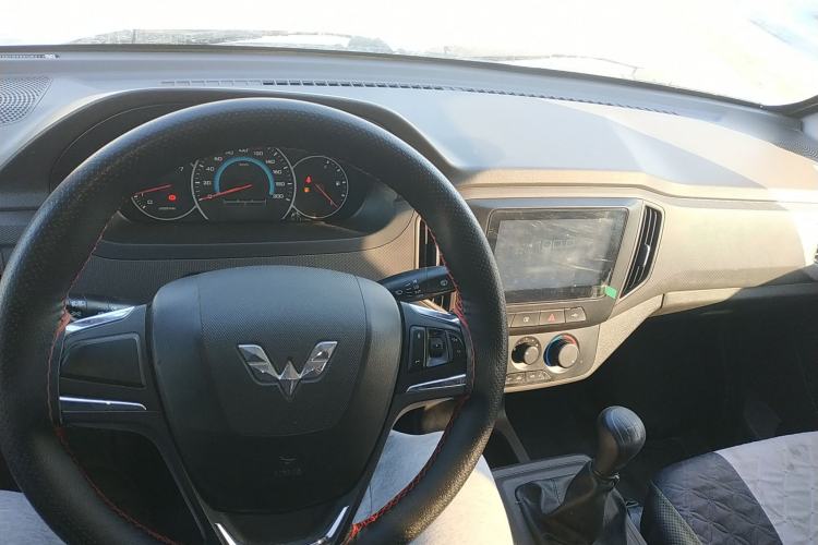 Used Wuling Rongguang New Truck 2021 1.8L Comfort-Grade Double-Cab Dual Rear Wheels LJ479Q6 Interior 2