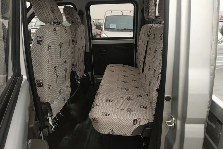 Used Wuling Rongguang New Truck 2021 1.8L Base Model Double-Cab with Dual Rear Wheels LJ479Q6 Interior 4