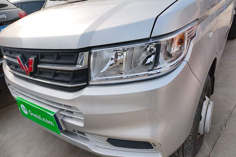 Used Wuling Rongguang New Truck 2021 1.8L Base Model Double-Cab with Dual Rear Wheels LJ479Q6 Left Front Headlight