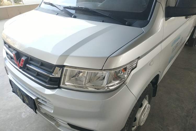 Used Wuling Rongguang New Truck 2021 1.8L Base Model Double-Cab with Dual Rear Wheels LJ479Q6 Left Front Headlight