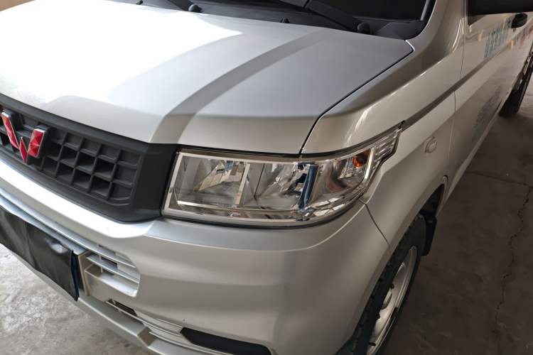 Used Wuling Rongguang New Truck 2021 1.5L Rural Version LV1 Extended Double-Cab L3C Left Front Headlight