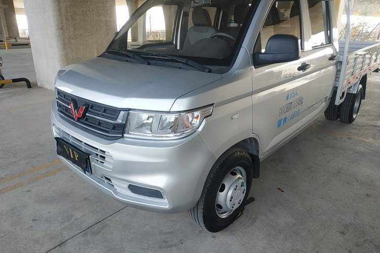 Used Wuling Rongguang New Truck 2021 1.8L Base Model Double-Cab with Dual Rear Wheels LJ479Q6 Left Front Headlight