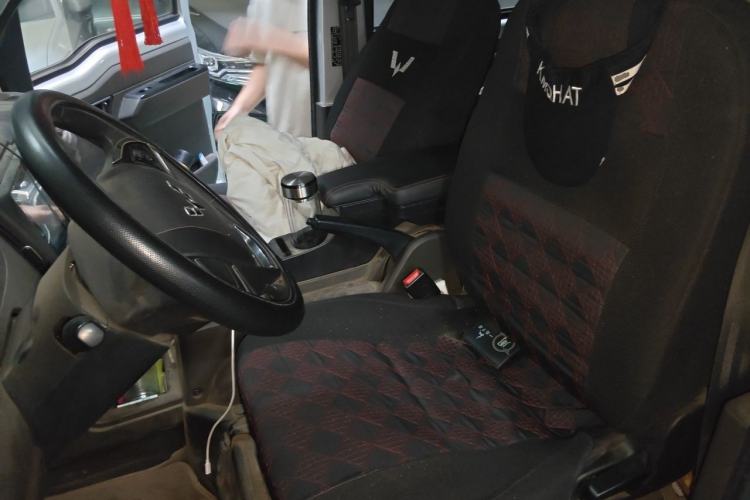 Used Wuling Rongguang New Truck 2021 1.8L Comfort-Grade Double-Cab Dual Rear Wheels LJ479Q6 Left Front Seat