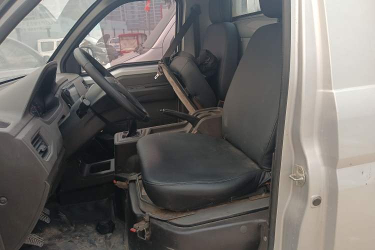 Used Wuling Rongguang New Truck 2021 1.8L "Rural Areas" Edition LV1 Extended Single-Row LJ479Q6 Left Front Seat