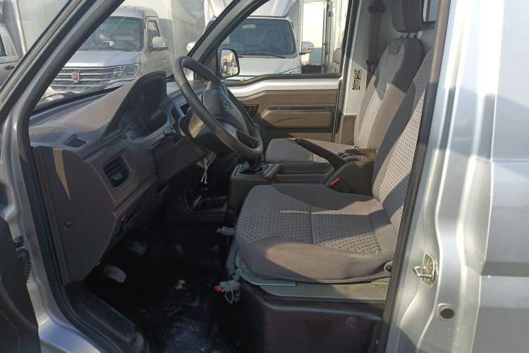 Used Wuling Rongguang New Truck 2021 1.8L Base Model Single-Row Double Rear Wheels LJ479Q6 Left Front Seat