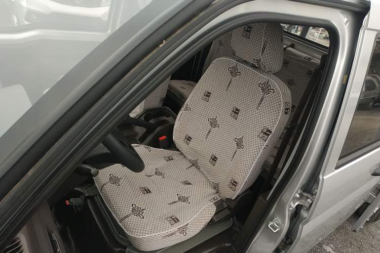 Used Wuling Rongguang New Truck 2021 1.8L Base Model Double-Cab with Dual Rear Wheels LJ479Q6 Left Front Seat