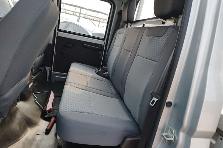 Used Wuling Rongguang New Truck 2021 1.8L Base Model Double-Cab with Dual Rear Wheels LJ479Q6 Left Rear Seat