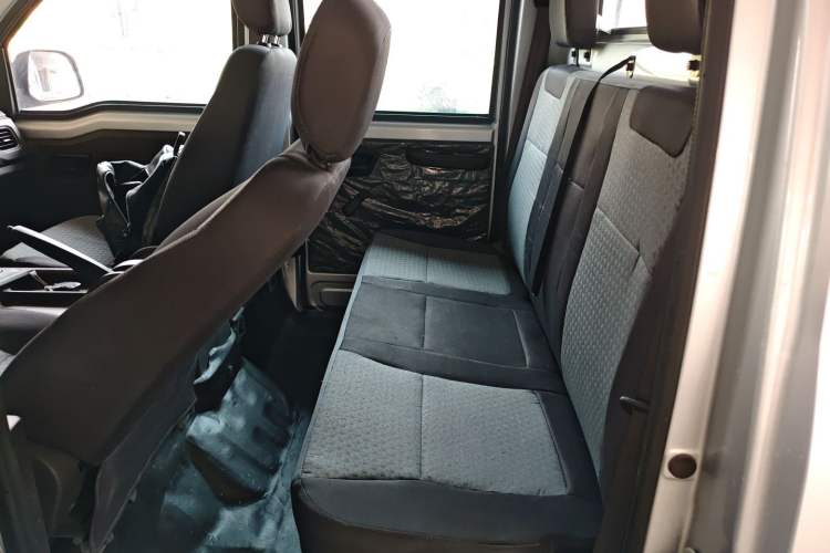Used Wuling Rongguang New Truck 2021 1.5L Rural Version LV1 Extended Double-Cab L3C Left Rear Seat