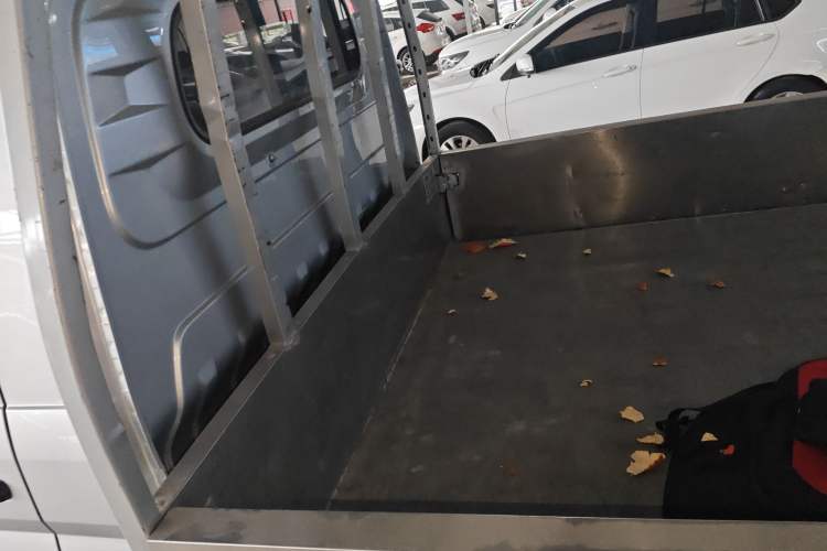Used Wuling Rongguang New Truck 2021 1.8L Base Model Single-Row Double Rear Wheels LJ479Q6 Left Rear Seat