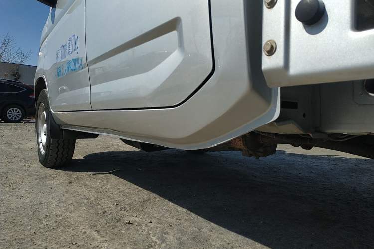 Used Wuling Rongguang New Truck 2021 1.5L Rural Version LV1 Extended Double-Cab L3C Left Side Sill