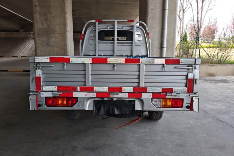 Used Wuling Rongguang New Truck 2021 1.5L Rural Version LV1 Extended Double-Cab L3C Rear