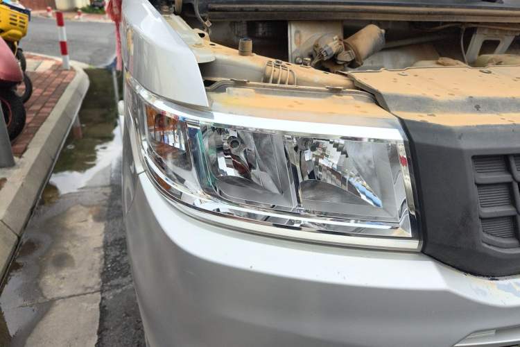 Used Wuling Rongguang New Truck 2021 1.5L Rural Version LV1 Extended Single-Row L3C Right Front Headlight