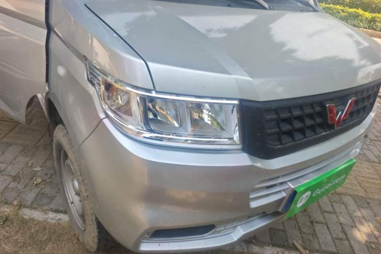 Used Wuling Rongguang New Truck 2021 1.5L Rural Version LV1 Extended Double-Cab L3C Right Front Headlight