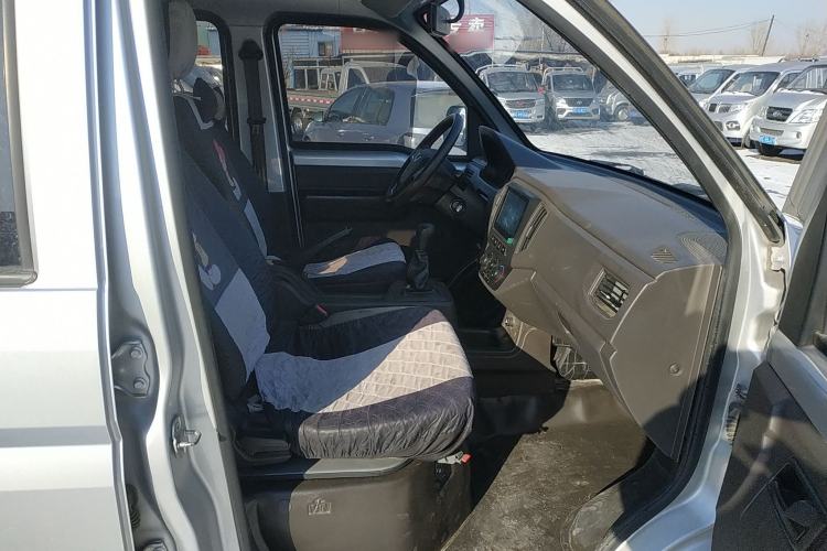Used Wuling Rongguang New Truck 2021 1.8L Comfort-Grade Double-Cab Dual Rear Wheels LJ479Q6 Right Front Seat