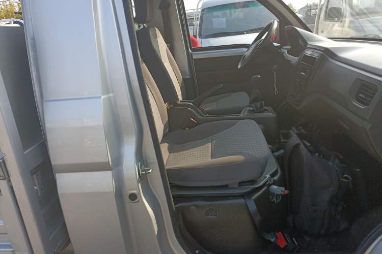 Used Wuling Rongguang New Truck 2021 1.8L Base Model Single-Row Double Rear Wheels LJ479Q6 Right Front Seat